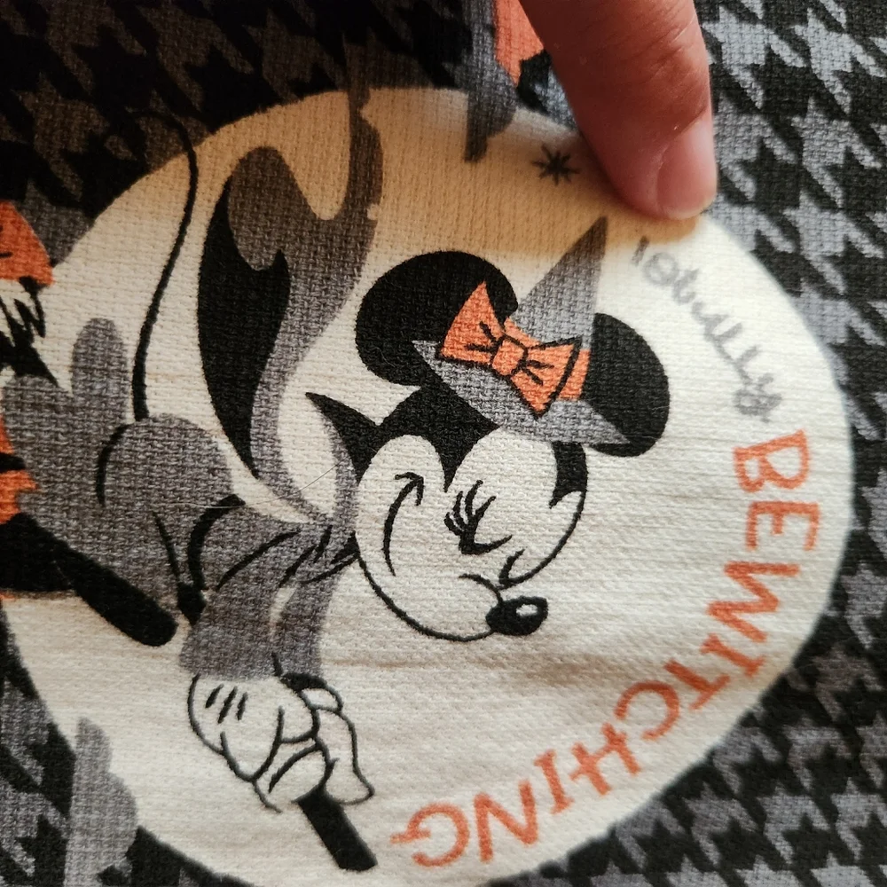 Minnie Mouse Halloween Kitchen Towels Set Of 2 NWT
